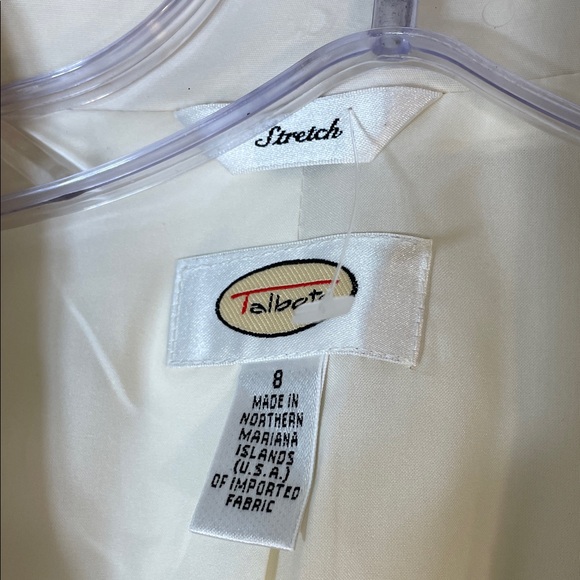 NWOT. Talbots 8 Cream Blazer Structured Professional Jacket. - Picture 2 of 10